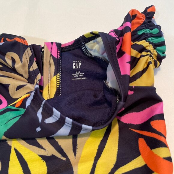 Baby Gap Swimsuit 6-12 months - Picture 2 of 3